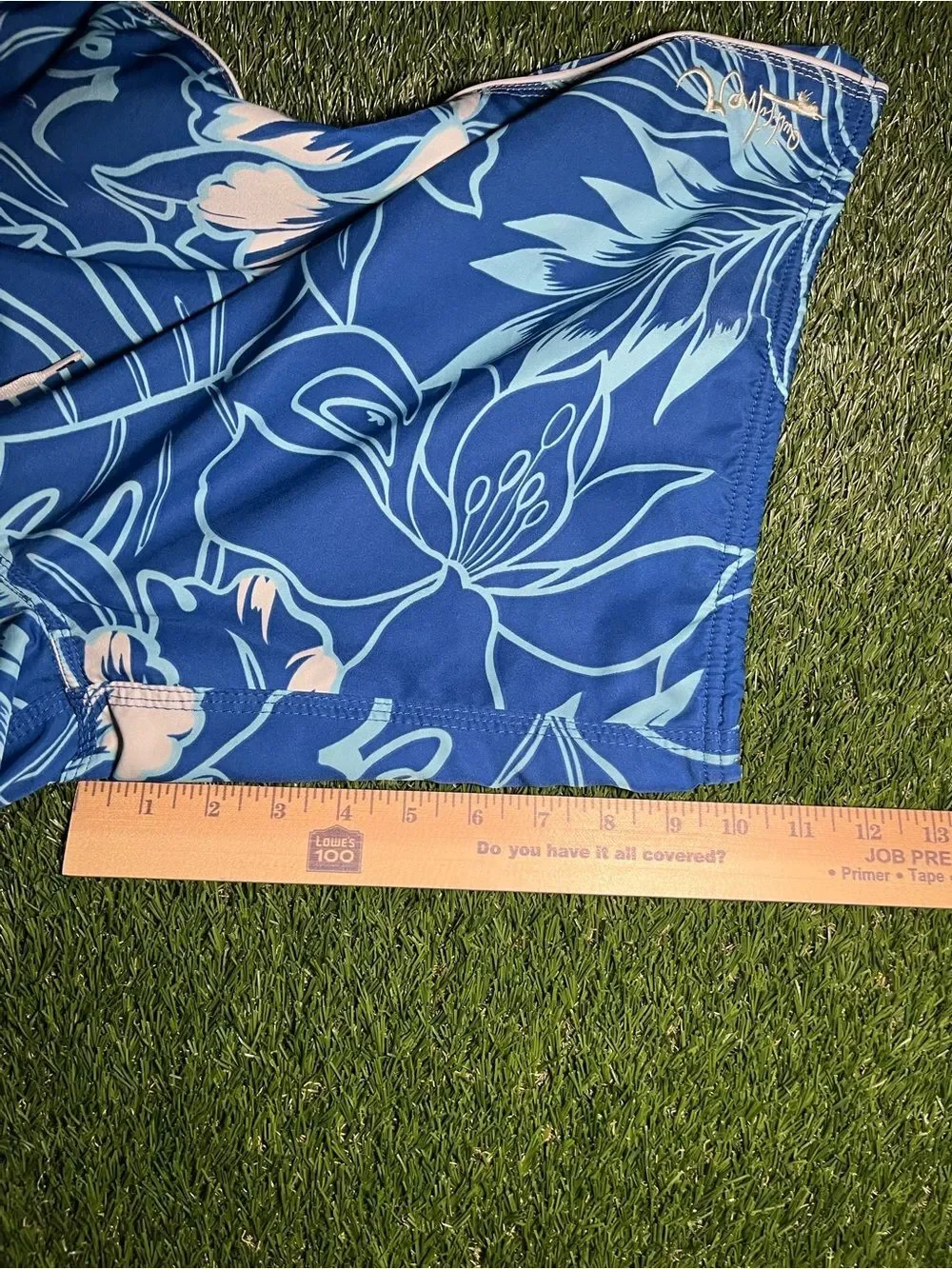 Quiksilver Y2K vintage style Blue Floral Men’s Swim Trunks (read description)